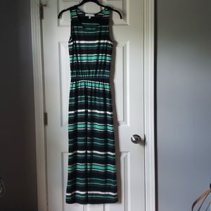 Long sleeveless dress